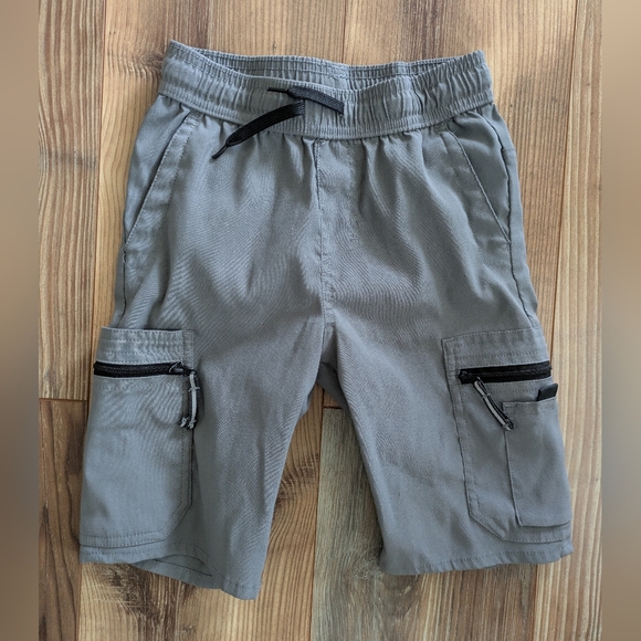 Gray Wrangler Cargo Shorts Youth Boys Small 6/7 - Picture 1 of 3